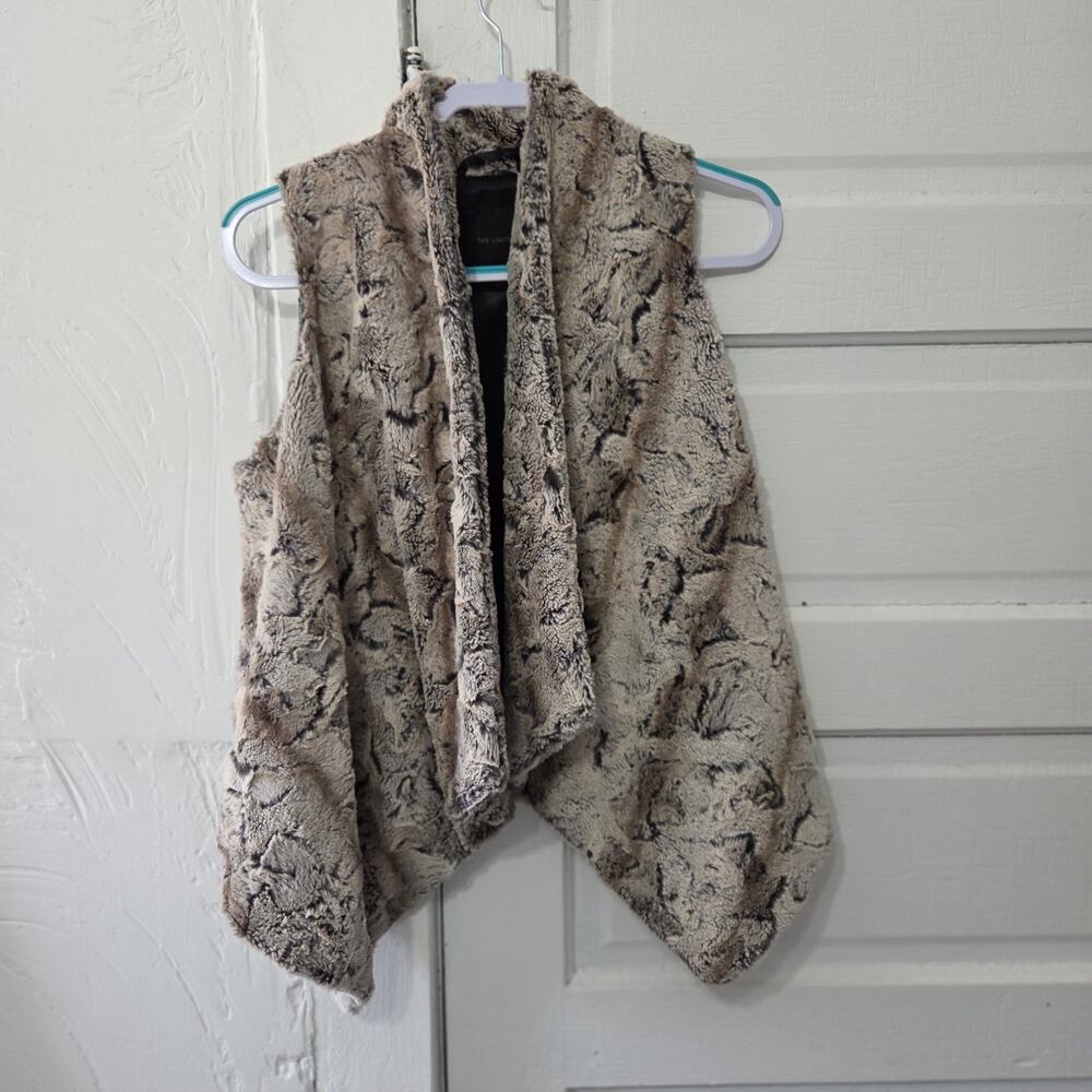 The Limited Woman's Faux Fur Vest size XS/S. "DRY CLEAN ONLY"